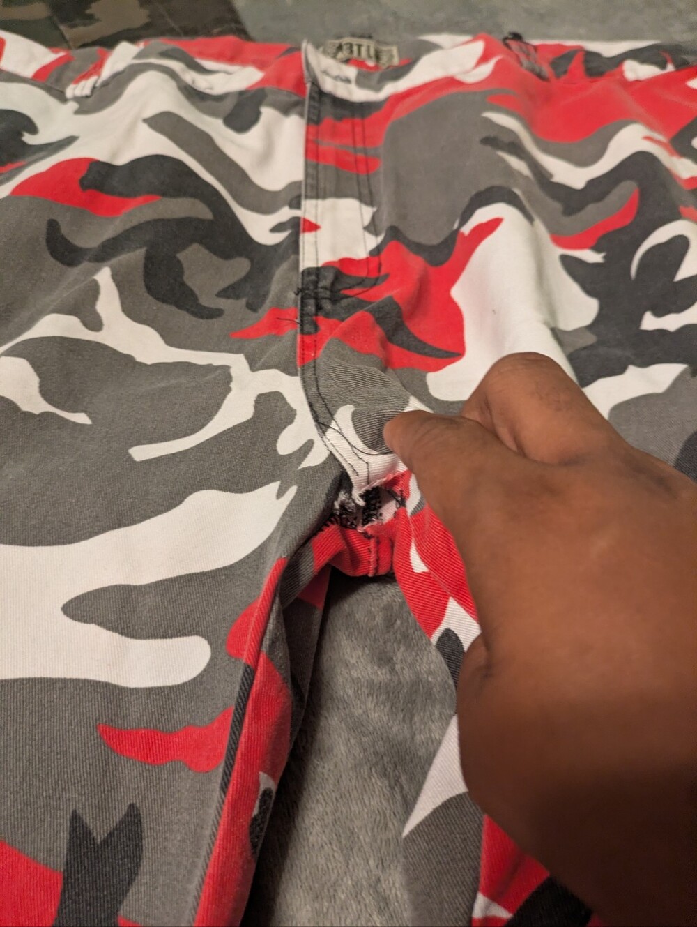 Men’s Camo Cargo Shorts Bundle Size 54 Big & Tall Red Gray & Woodland Camouflage - Picture 3 of 12